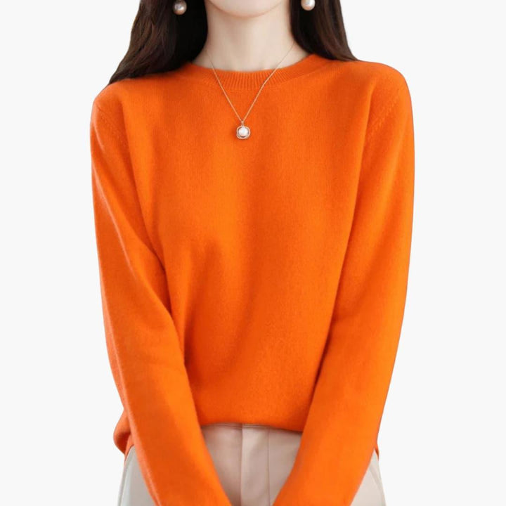 Women’s Chunky Knit Sweater with Long Sleeves and Round Neckline