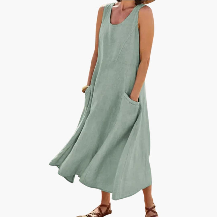 Women’s midi dress with scoop neckline and patch pockets