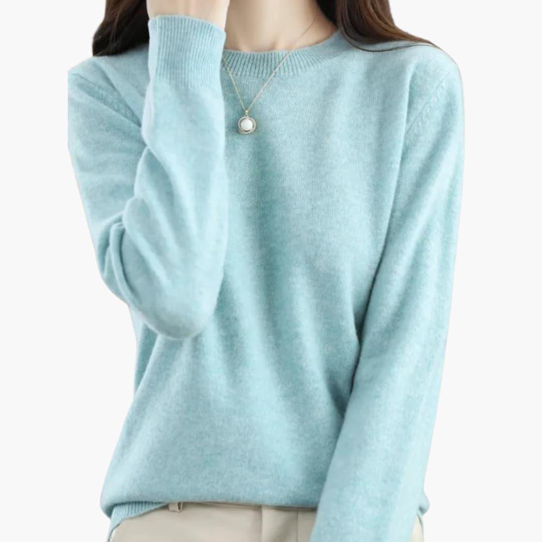 Women’s Chunky Knit Sweater with Long Sleeves and Round Neckline