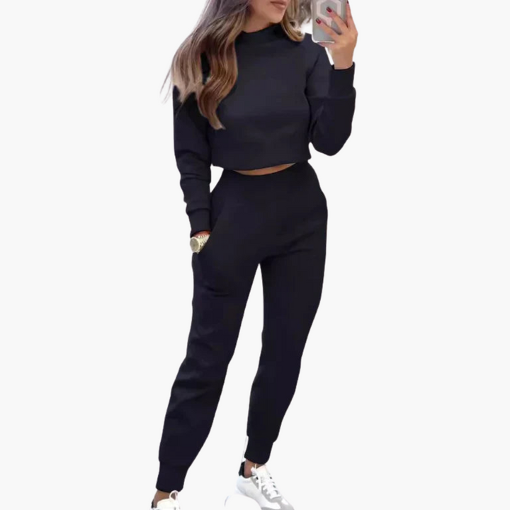 Women’s two-piece loungewear set with short top and Pants