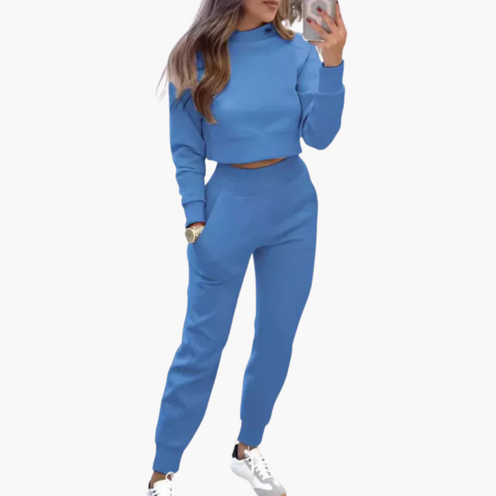 Women’s two-piece loungewear set with short top and Pants