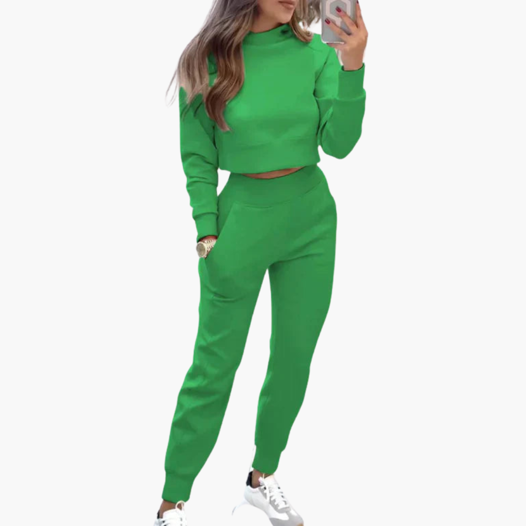 Women’s two-piece loungewear set with short top and Pants
